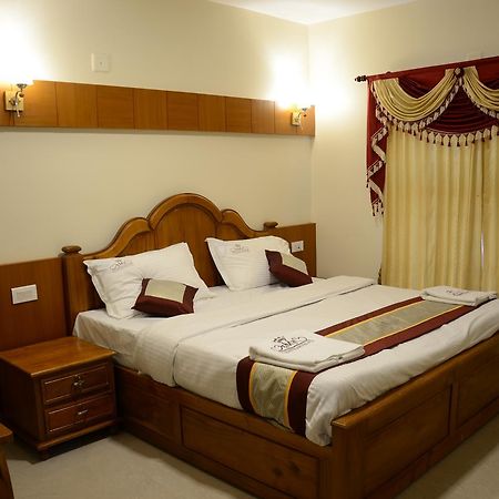 Hotel Vasantham Palace อูตี ภายนอก รูปภาพ