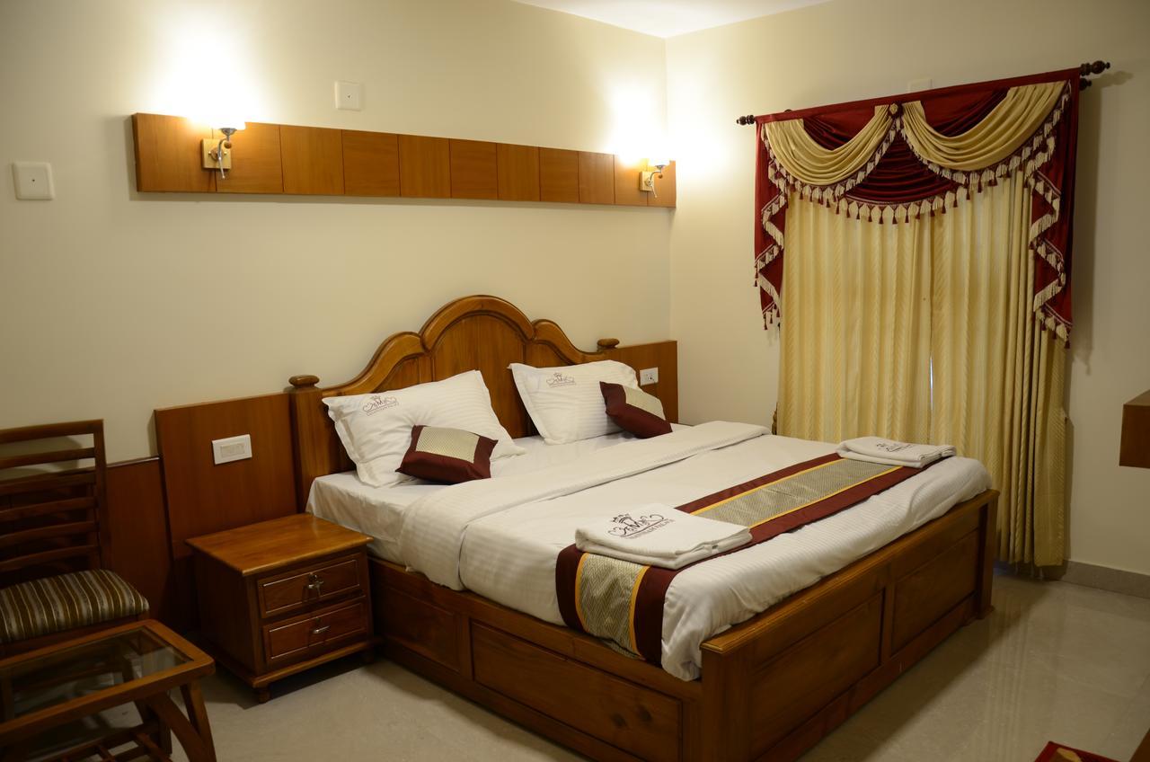 Hotel Vasantham Palace อูตี ภายนอก รูปภาพ
