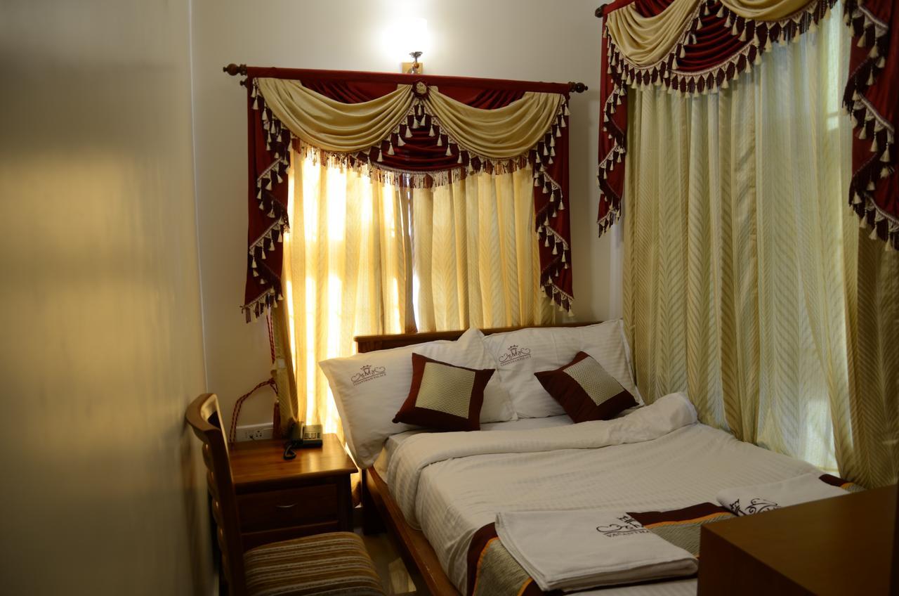 Hotel Vasantham Palace อูตี ภายนอก รูปภาพ